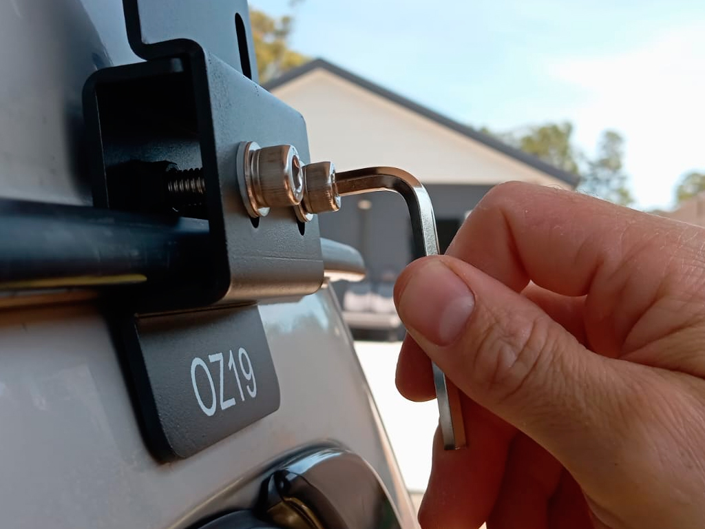 Ozroofracks | Nissan Caravan Roof Racks