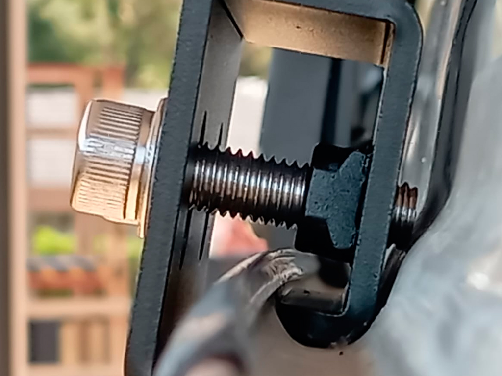 Ozroofracks | Nissan Caravan Roof Racks